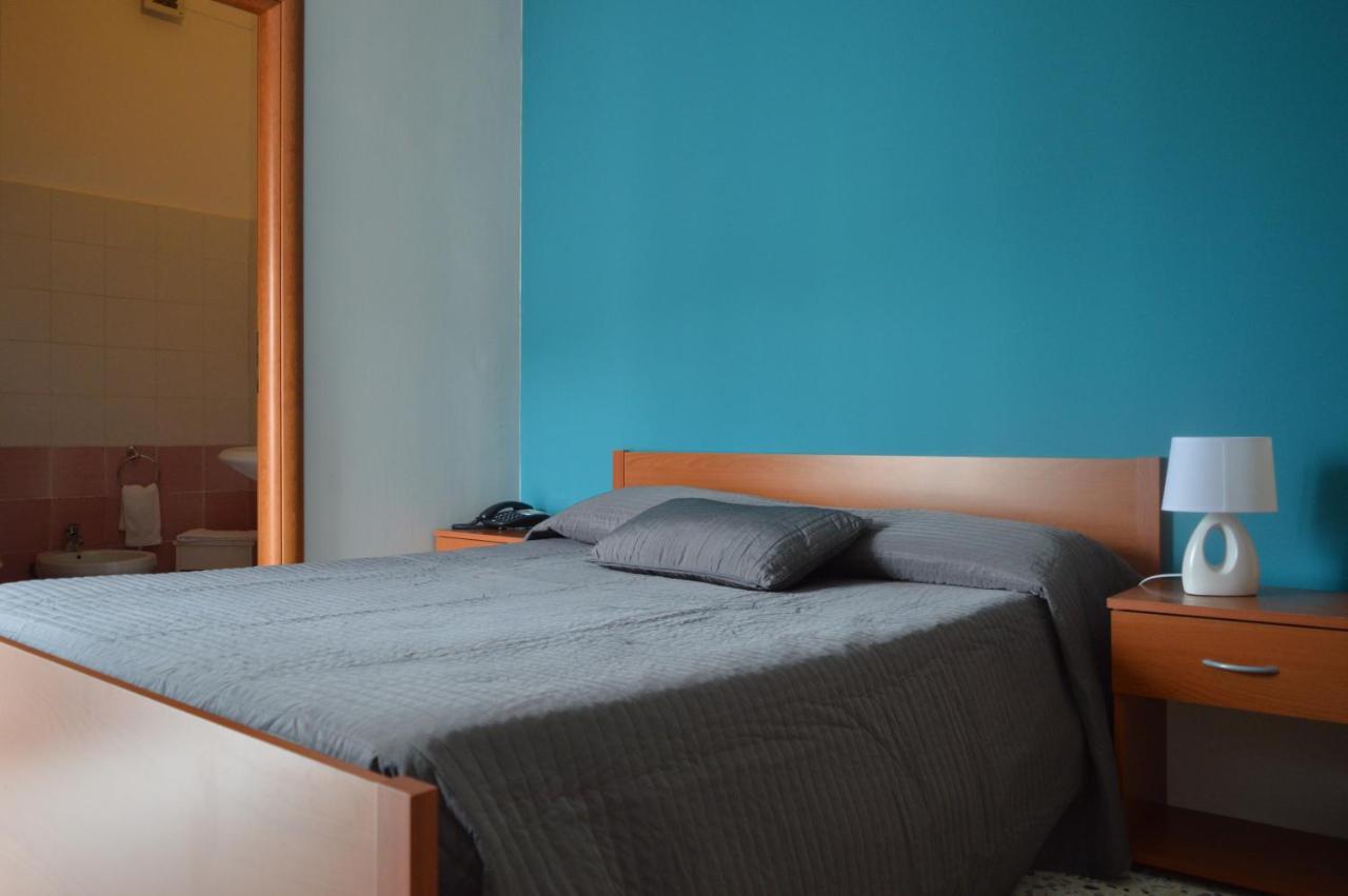 B&B Scalea Rooms ภายนอก รูปภาพ
